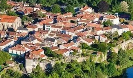 白玉回乡建别墅为什么一定要选专业乡墅公司